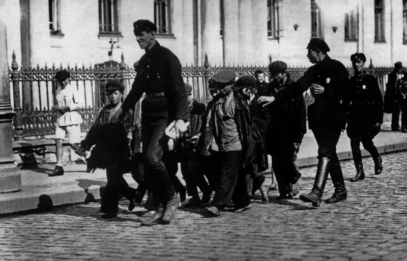 1920 облава на вокзале беспризорники